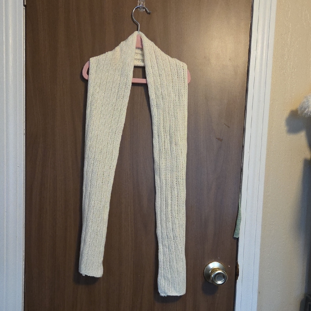 💖 Hand Crafted Cream Knit Scarf
